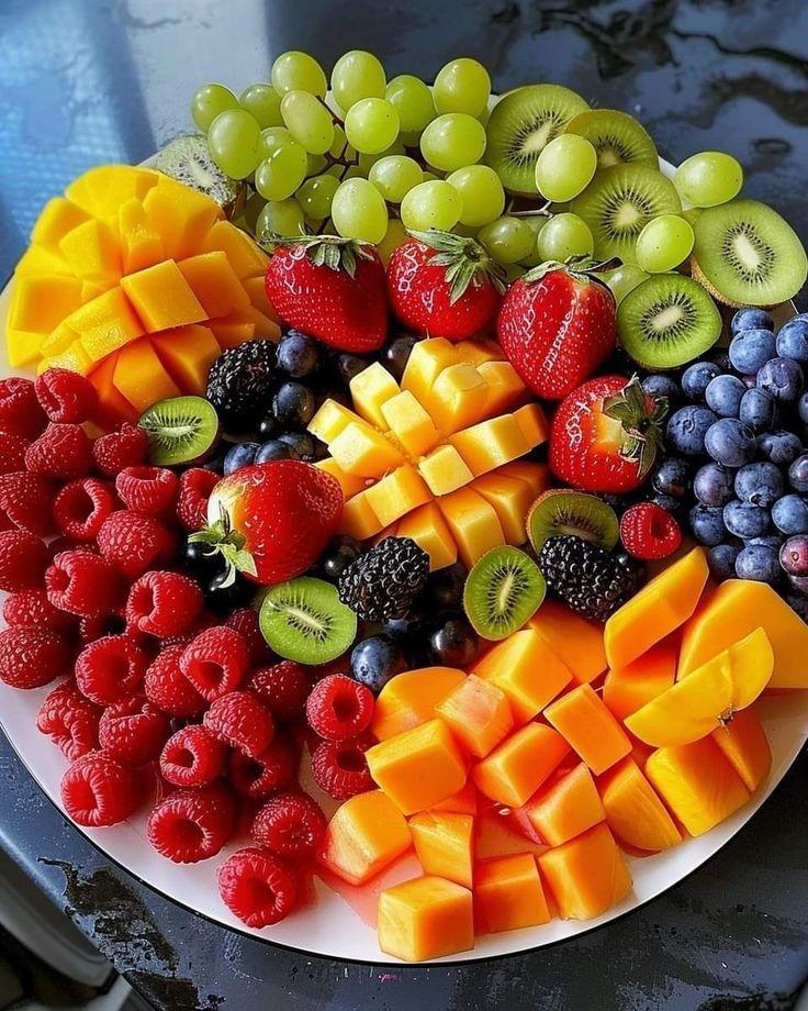 Garden's Bounty Fresh Fruit Ensemble